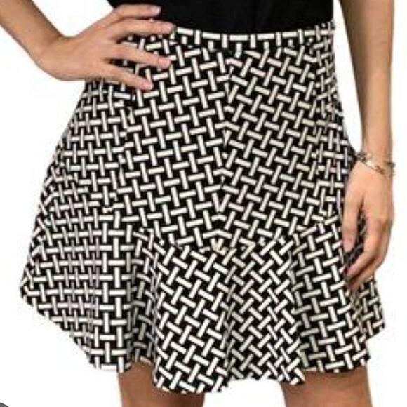 Diane Von Furstenberg Black White Basket Weave Print Circle Skater Mini Skirt 4 - Picture 1 of 9